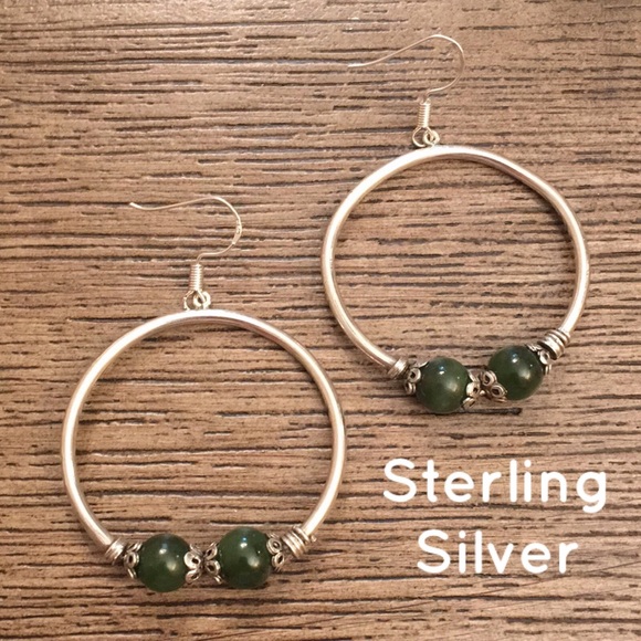 Vtg Sterling Circle Earrings Green Stone Beads - Picture 1 of 8